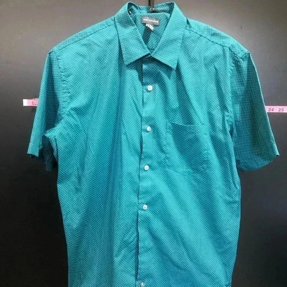 Van Heusen Classic Fit Short Sleeve Button Down Shirt, Blue, size M - Picture 1 of 7